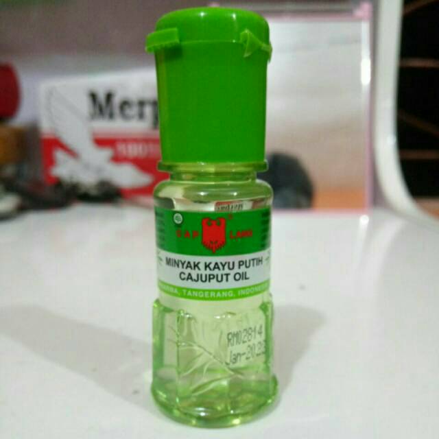 Minyak Kayu Putih Cap lang 15ml